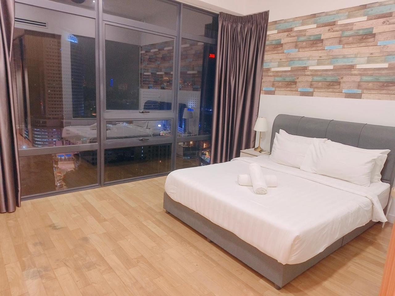Anggun Apartment *