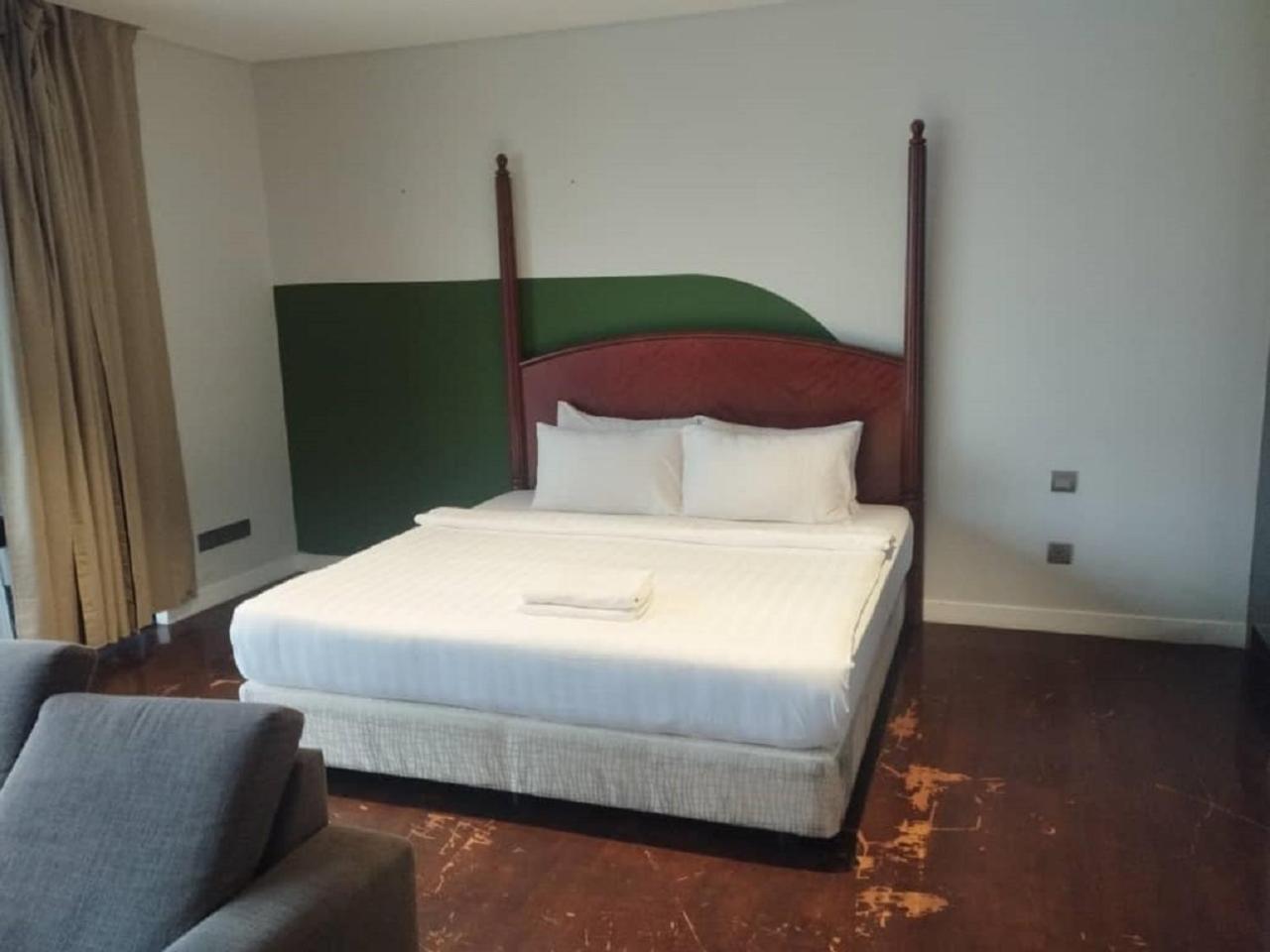 Anggun Apartment *
